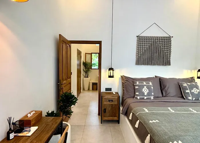 Casa De Made - *